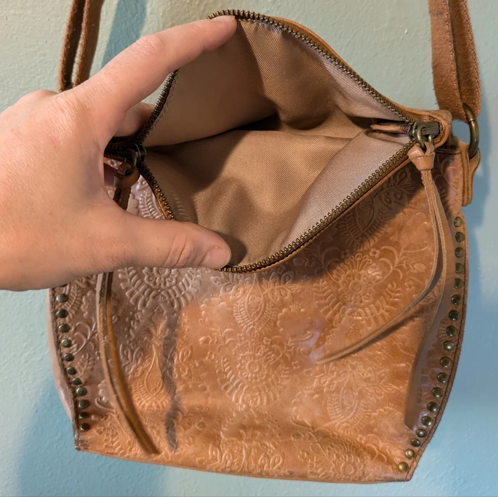 The Sak Silverlake Crossbody Embossed - Picture 5 of 11